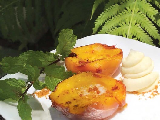 A Quick Tasty Grilled Peaches with Mascarpone Cheese Recipe